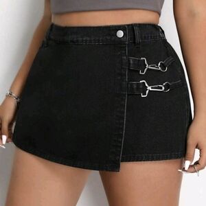 🖤Black Mini Skort Skirt with Shorts with Buckle Detail